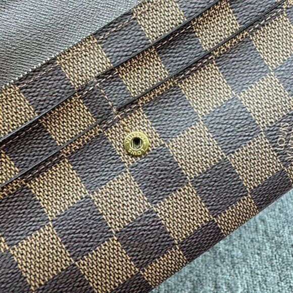 Louis Vuitton Leather Wallet 335-021425 - Picture 8 of 13